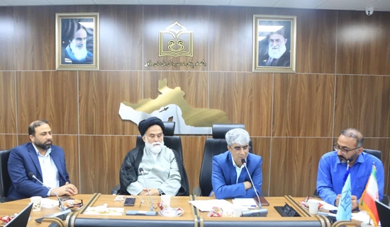 نشست رئیس دانشگاه علوم پزشکی هرمزگان با فرزندان شاهد شاغل در دانشگاه علوم پزشکی هرمزگان 